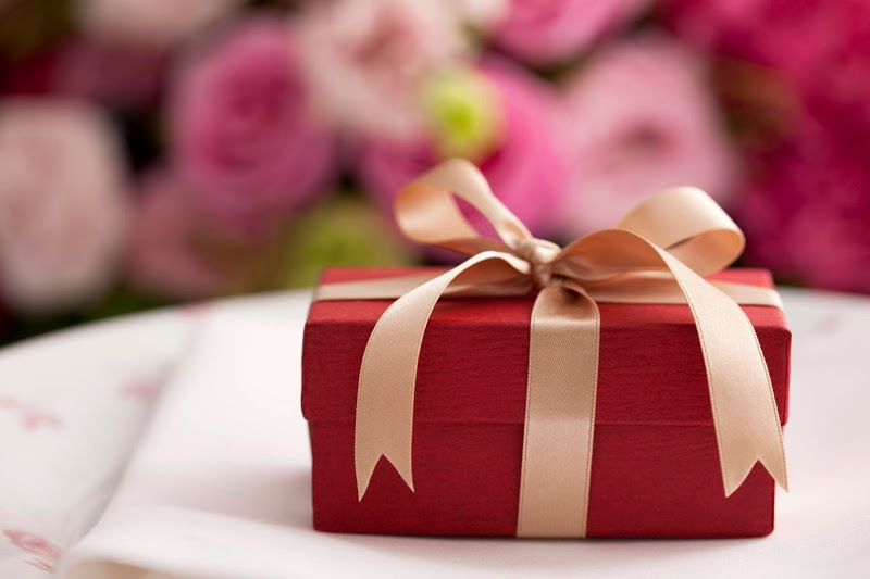 300 món quà tặng sinh nhật cho nữ đẹp ý nghĩa bất ngờ